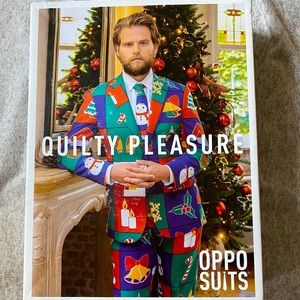 Holiday Oppo Suit